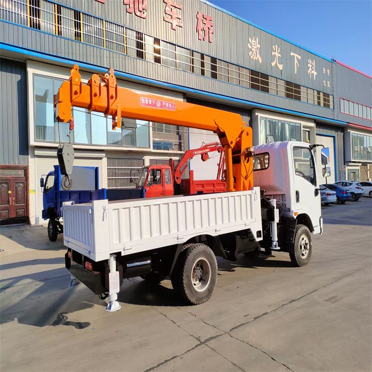 文圣区三轮随车吊定制 农用改装机自备吊中瑞长期出售